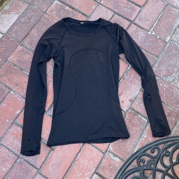 LULULEMON TOP - Picture 1 of 3
